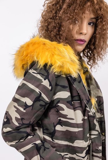 Camouflage parka gemoltoneerd.