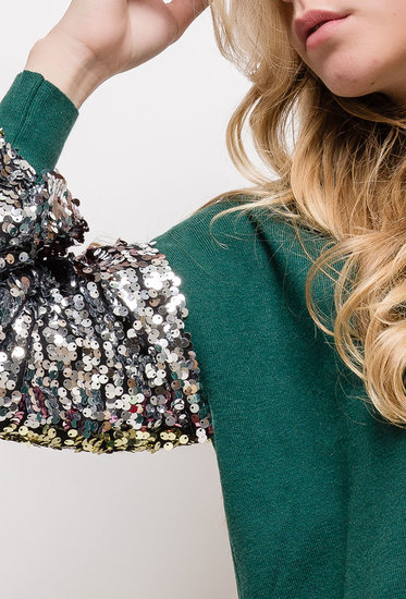 Fashion groene trui met sequins.
