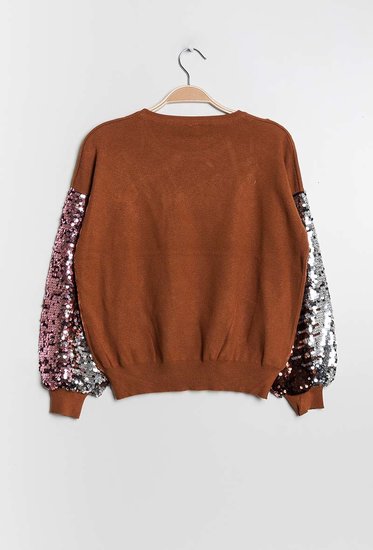 Fashion terracotta trui met sequins.
