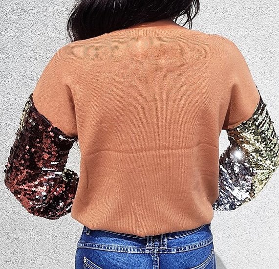 Fashion camel trui met sequins.
