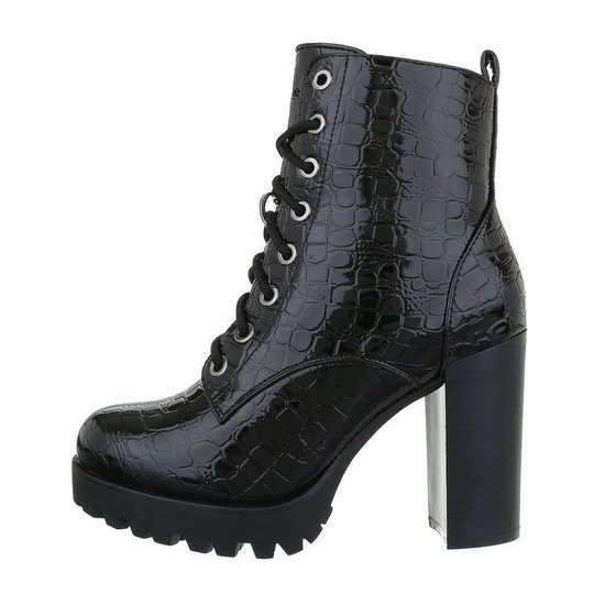 Bottines noires imprimées croco Kaisha .