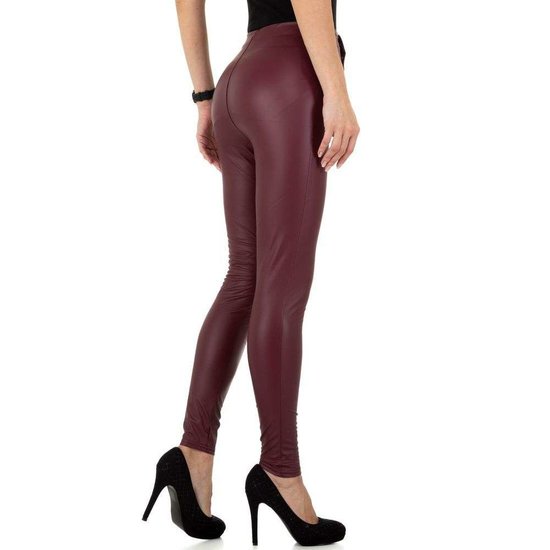 Bordeaux leather look legging met sierknoppen.SOLD OUT