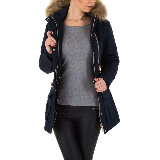 Casual donkerblauwe parka.