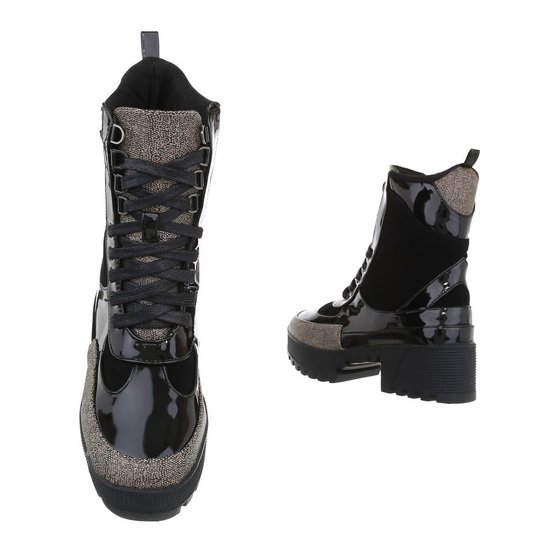 Hoge zwart/bruine veterboot Gael.