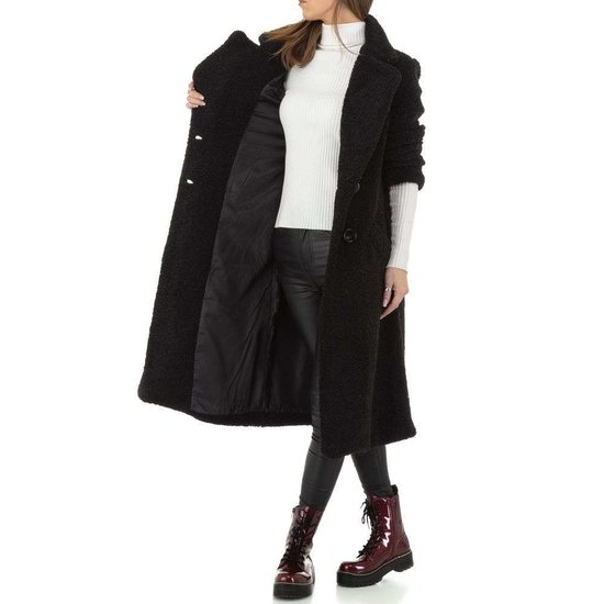 Zwarte mantel in teddyfleece.