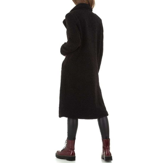 Zwarte mantel in teddyfleece.