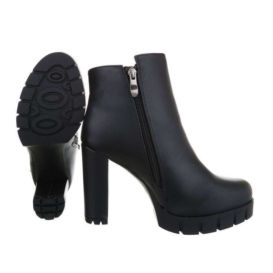 Bottines noires Maya.