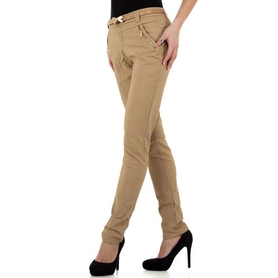 Trendy beige chino broek.