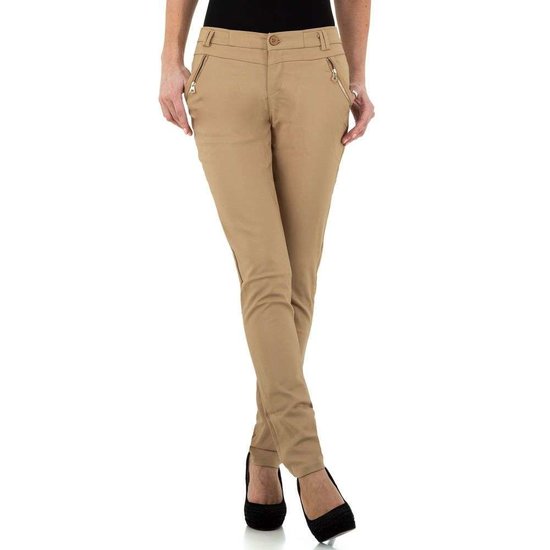 Trendy beige chino broek.