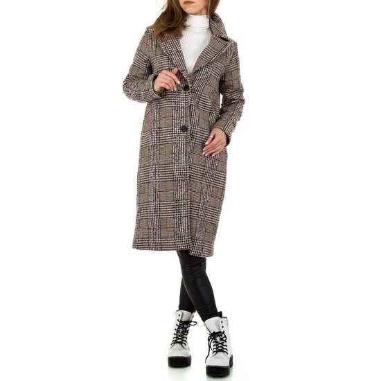 Beige geruite jas.