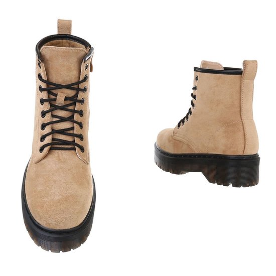 Beige hoge veterboot Hana in daim.SOLD OUT