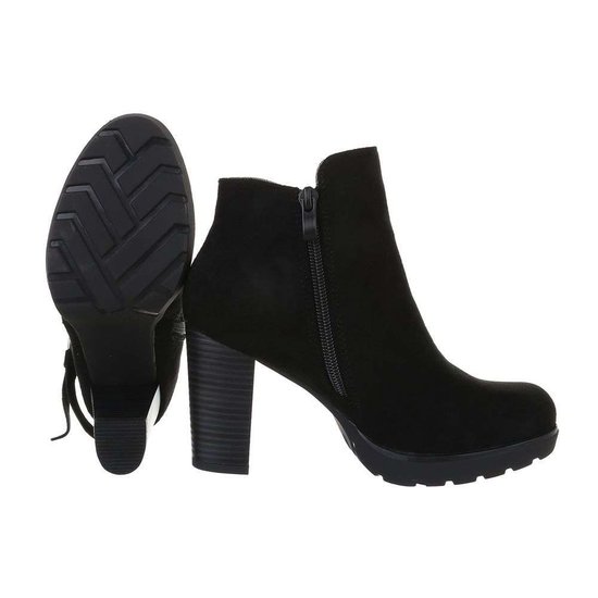 Bottines noires suède Pam.