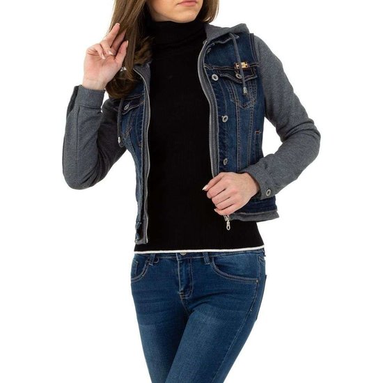 Trendy jeans jacket met lange grijze mouwen.model 2