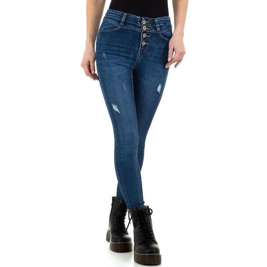 Trendy hoge taille destroyed blue jeans.