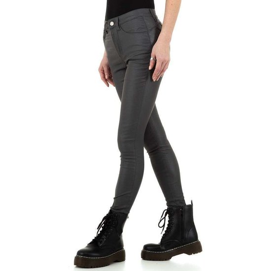 Grijze leatherlook broek met hoge taille.