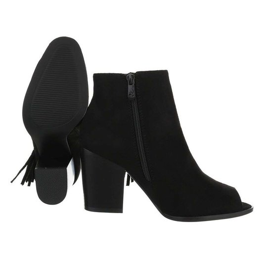 Trendy zwart enkellaarsje Charita met peeptoe.SOLD OUT