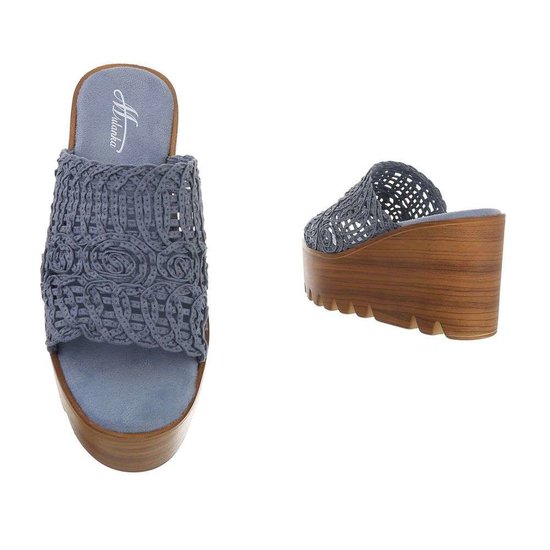 Blauwe hoge sandaal met sleehak Kaja.SOLD OUT