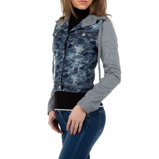 Trendy korte blauwe camou jeans jacket.