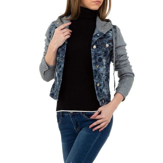 Trendy korte blauwe camou jeans jacket.