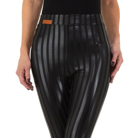 Fashion zwarte gestreepte legging.