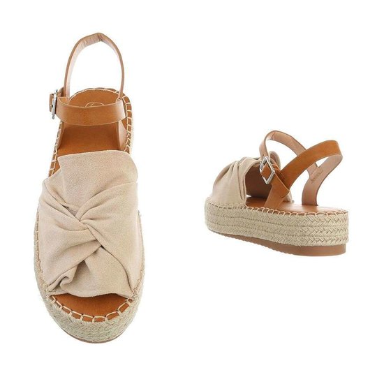 Beige platformsandaal Pietra.