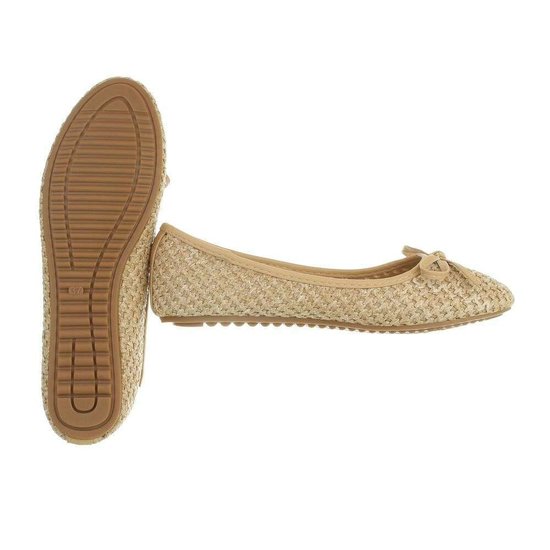 Classy beige ballerina Gaila.