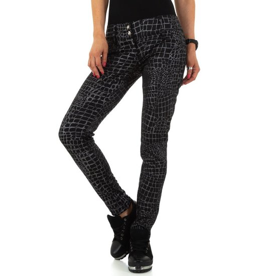 Zwarte broek in croco print.