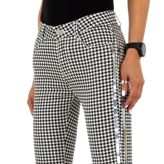 Trendy zwart /wit geruite broek.