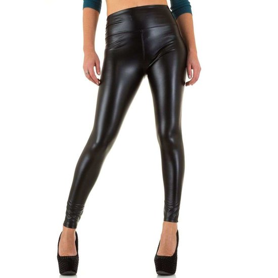 Zwarte leatherlook legging.