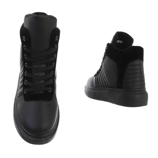 Hoge zwarte sneaker Rodina.