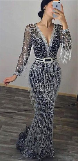 Prachtige zwarte galajurk met sequins.