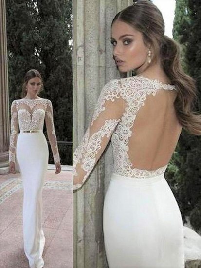 Elegante witte galajurk met kant.
