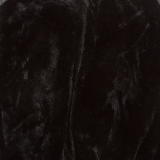 Classy zwarte leatherlook winterjas met grijze pelsen kraag.