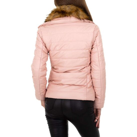 Trendy rose korte leatherlook jacket.