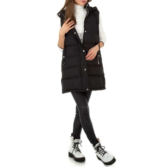 Trendy zwarte oversized gewatteerde bodywarmer.