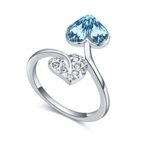 Zilveren ring met blauw hart.