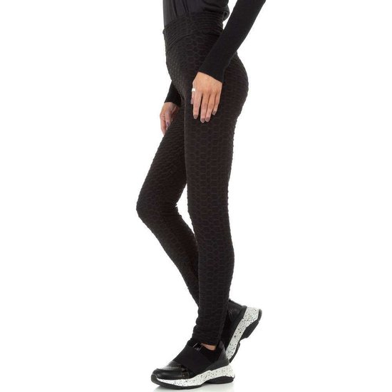 Sportieve zwarte legging met struktuur.
