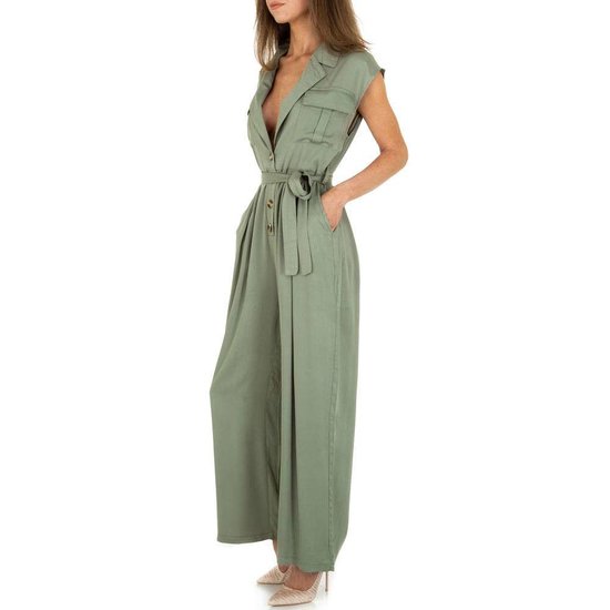 Groene jumpsuit met brede pijpen.