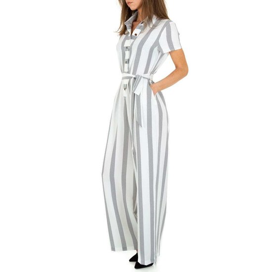 Witte-grijs gestreepte jumpsuit met brede pijpen.