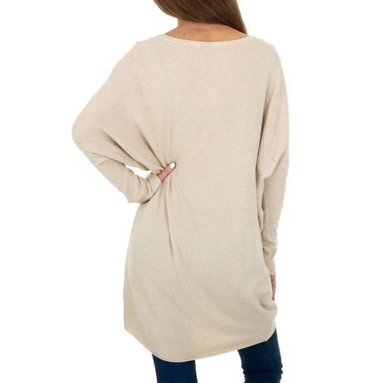 Trendy beige long pullover met opschrift.