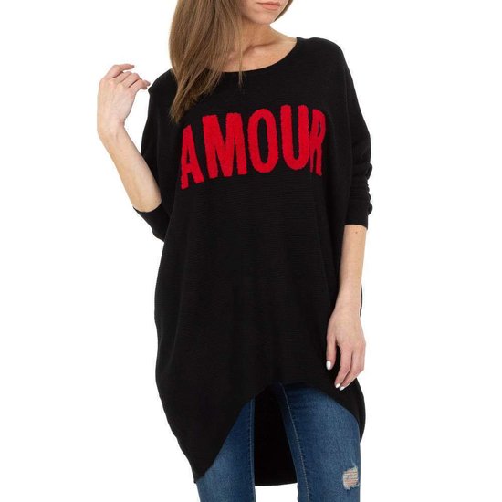 Trendy zwarte long pullover met opschrift.