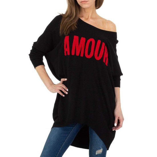 Trendy zwarte long pullover met opschrift.
