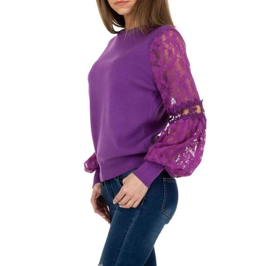 Trendy purperen pullover met kant.