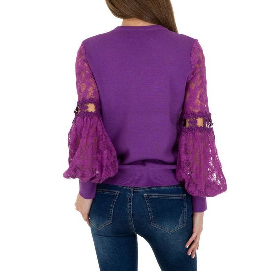 Trendy purperen pullover met kant.