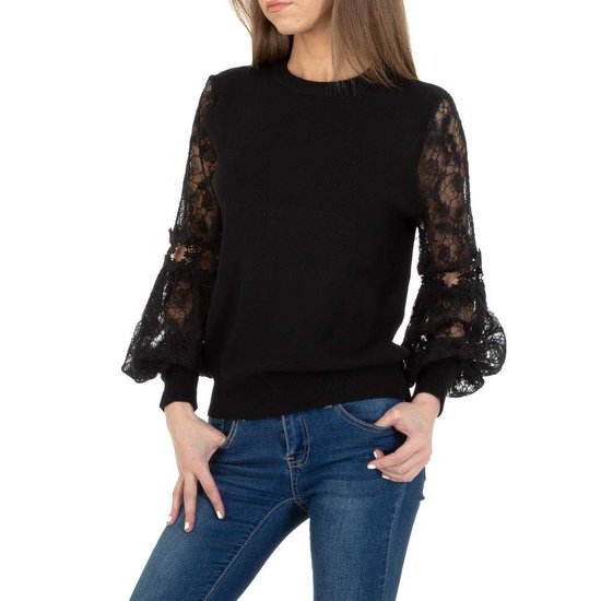 Trendy zwarte pullover met kant.