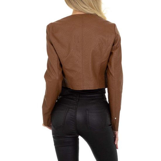 Stylishe korte bruine leatherlook jacket.
