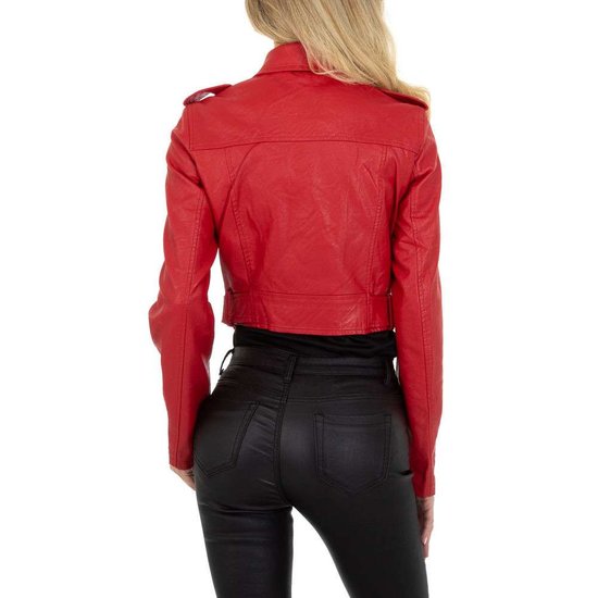 Stylishe korte rode leatherlook biker jacket.