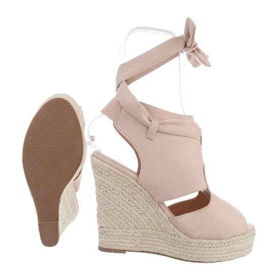 Beige hoge daimen sandaal met sleehak Alegra.SOLD OUT