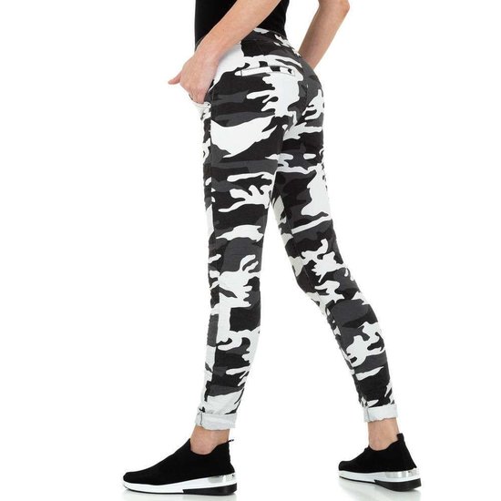 Trendy grijs-witte camouflage jogger jeans.