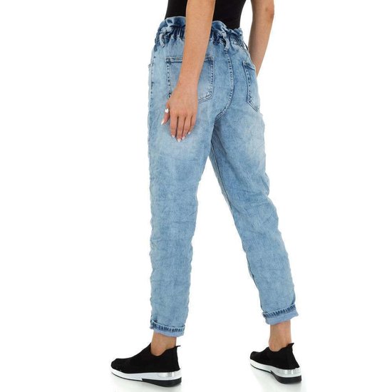 Hippe washed licht blauwe mom fit jeans.